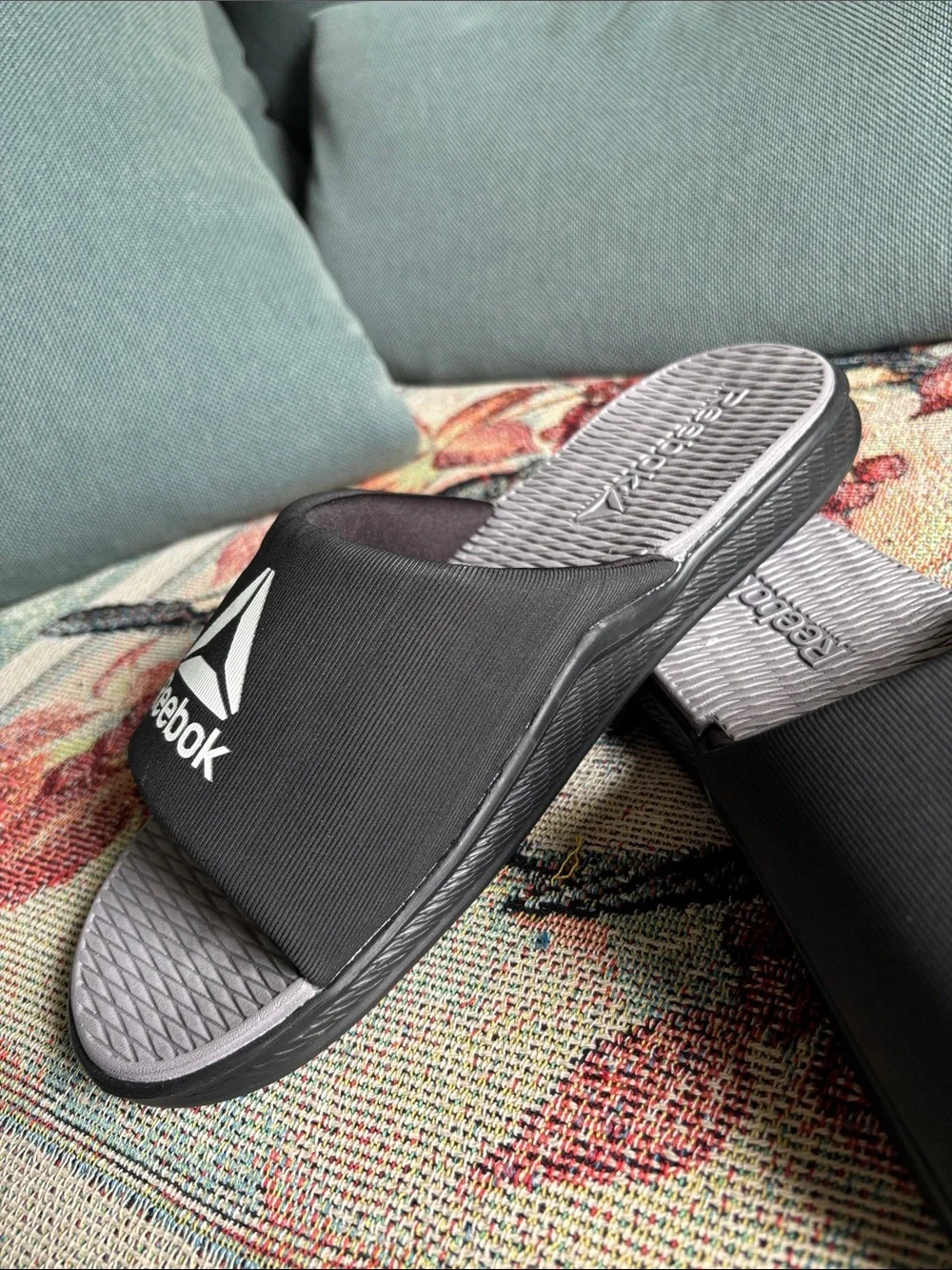 Reebok Men's Black and Gray Slide Sandals with Logo, Sz 10, New w/o Tags